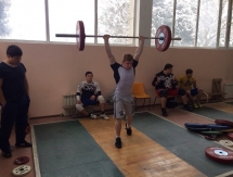 Юниоры-тяжелоатлеты готовятся к чемпионату мира среди юношей и девушек до 17 лет