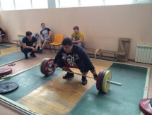Юниоры-тяжелоатлеты готовятся к чемпионату мира среди юношей и девушек до 17 лет