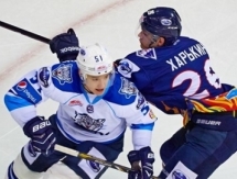 Отчет о матче плей-офф МХЛ «Стальные Лисы» — «Снежные Барсы» 4:2 