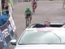 Видео финиша четвертого этапа «Вуэльты Каталонии» с участием гонщиков «Астаны»