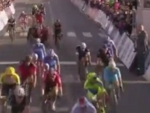 Видео финиша пятого этапа «Вуэльты Каталонии» с участием гонщиков «Астаны»