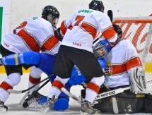 Фоторепортаж с матча первого дивизиона юниорского чемпионата мира Казахстан — Венгрия 6:5