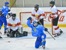 Фоторепортаж с матча первого дивизиона юниорского чемпионата мира Казахстан — Венгрия 6:5