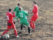 Матч Первой лиги Казахстана был сыгран на поле без травы и с опилками вместо нее
