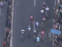 Видео финиша второго этапа веломногодневки «Тур Страны Басков» с участием гонщиков «Астаны»