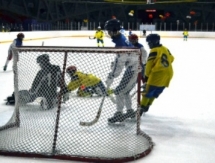 В Ледовом дворце «Алау» стартовал юниорский чемпионат Казахстана по хоккею с мячом