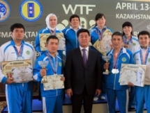 Мужская и женская сборные Казахстана стали чемпионами мира по тогызкумалаку