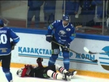 Травма капитана «Авангарда» в матче с «Барысом» — среди 10-и главных историй Кубка Гагарина-2015