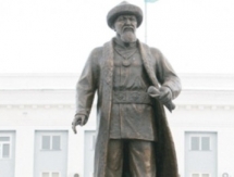 ​Юные «вольники» почтили память Айтеке бия