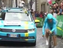 Видео финиша шестого этапа велогонки «Тур Романдии» с участием гонщиков «Астаны»