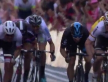 Видео финиша второго этапа велогонки «Джиро д’Италия» с участием гонщиков «Астаны»