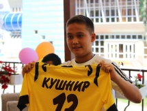 Футболисты «Тобола» помогли в благотворительном проекте «Жизнь на ладони»