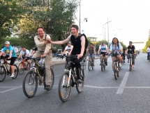 В Караганде День госсимволов РК отметили велопробегом