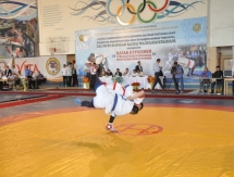 В Алматы победитель соревнования по қазақша күрес получил путевку в хадж