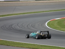 Astana Motorsports показывает лидерский темп в «Формуле 3»