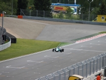 Astana Motorsports показывает лидерский темп в «Формуле 3»