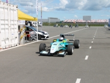 Astana Motorsports показывает лидерский темп в «Формуле 3»