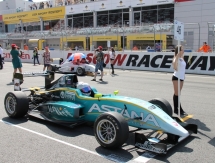 Astana Motorsports показывает лидерский темп в «Формуле 3»
