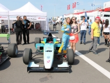 Astana Motorsports показывает лидерский темп в «Формуле 3»