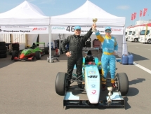 Astana Motorsports показывает лидерский темп в «Формуле 3»