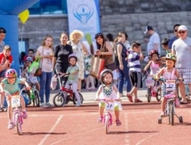 В Алматы прошли седьмые велосоревнования для малышей «Tour de Kids»
