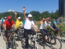 Аким Семея возглавил велопробег в честь Дня молодежи 