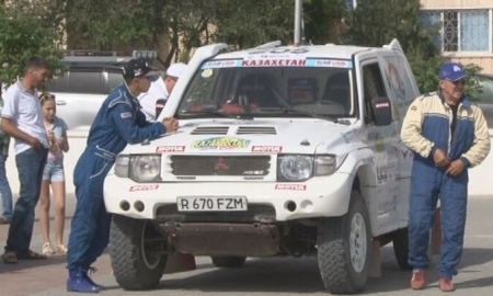 В Мангистау продолжается первый казахстанский ралли-рейд «Rally Kazakhstan — 2015»