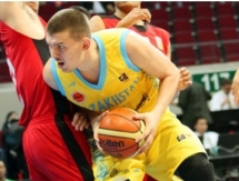 Антон Пономарев продолжит карьеру в «Астане»