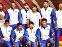 Молодежная сборная Казахстана по греко-римской борьбе готовится к чемпионату мира