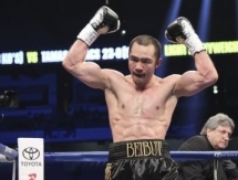 <strong>Бейбут Шуменов завоевал титул временного чемпиона мира по версии WBA</strong>