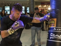 Фото с подготовки Давида Лемье к бою с Геннадием Головкиным