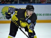 Бывший форвард «Снежных Барсов» и «Сарыарки» Александр Зубрицкий перешёл в «Кристалл»