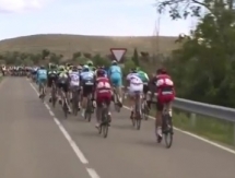 Видео финиша 13-го этапа «Вуэльты Испании» с участием гонщиков «Астаны»