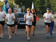 Участники международной факельной эстафеты «Бег мира» пробежались по Павлодару