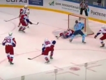 Сэйв Виталия Колесника попал в ТОП-10 по итогам недели в КХЛ