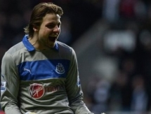 Травмированный в матче с Казахстаном вратарь голландцев выбыл до конца сезона