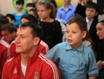 Фоторепортаж с посещения «Шахтером» детского дома