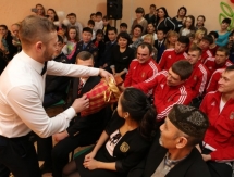 Фоторепортаж с посещения «Шахтером» детского дома