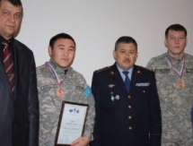 В мангистауской полиции наградили грамотами призеров чемпионата мира по универсальному бою