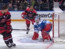 Видео конкурса «Атаки сходу» Матча звезд КХЛ с участием Найджела Доуса