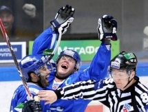 Шайба Кевина Даллмэна попала в ТОП-10 20-й недели в КХЛ