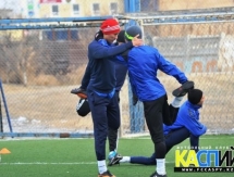 Футболисты «Каспия» выехали на УТС в Турцию