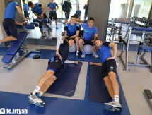 Фоторепортаж с занятий «Иртыша» в тренажерном зале