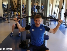 Фоторепортаж с занятий «Иртыша» в тренажерном зале