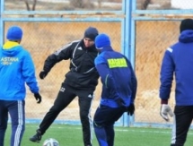 Футболисты «Каспия» выехали на УТС в Турцию