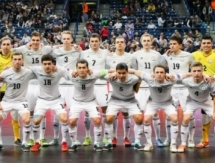 Составы Казахстана и Италии