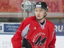 Передача и шайба Фёдора Полищука принесли победу «Кузне» над «Салаватом Юлаевым»