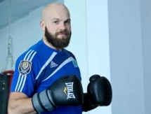 Данияр Елеусинов и Василий Левит — в финале турнира «Gee Bee»