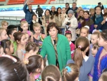 Олимпийская чемпионка Ирина Роднина провела мастер-класс для юных фигуристов в Астане