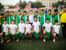 Воспитанники футбольного центра «Атырау» поддержали Конысбаева